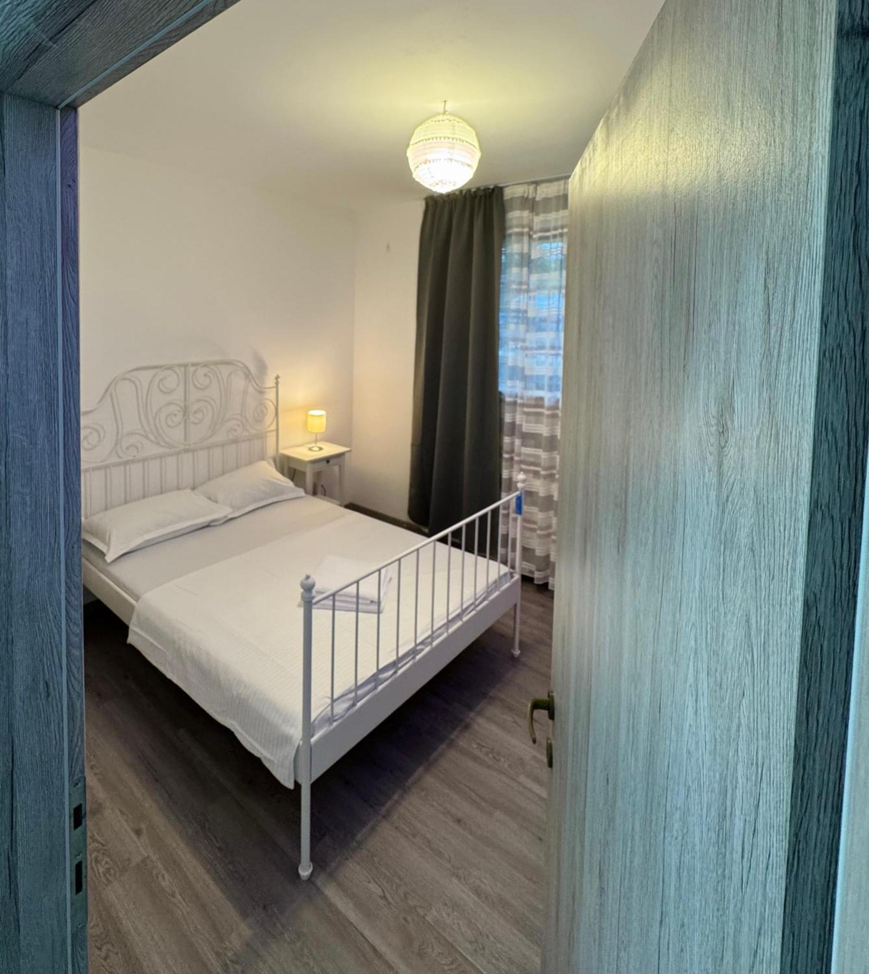 Apartment Solar D3, Private Parking, One Bedroom Bucarest Exterior foto